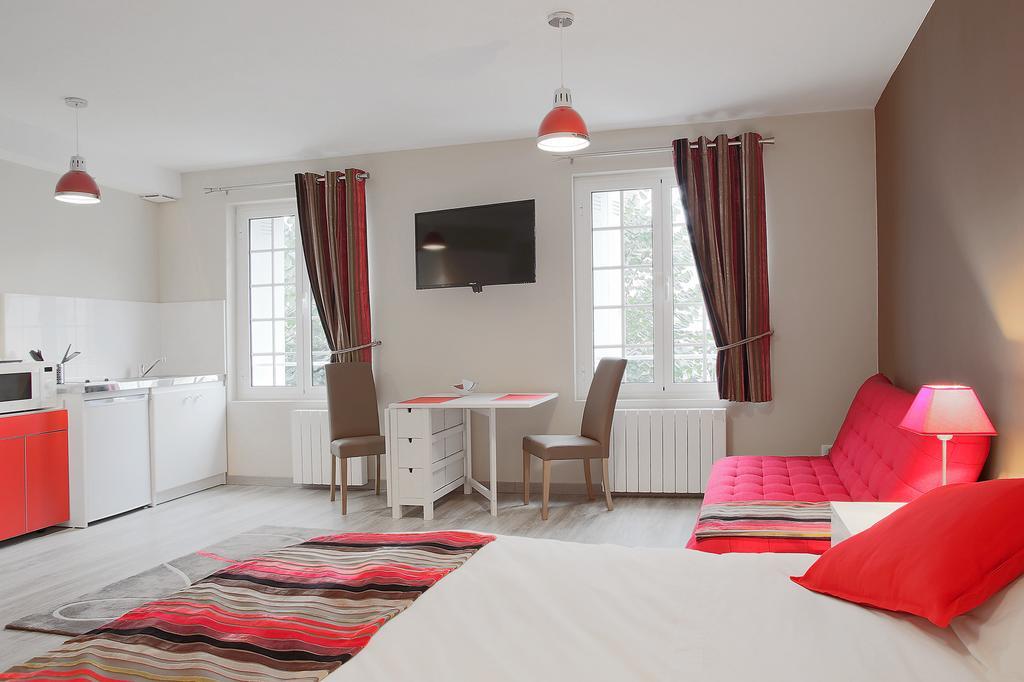 Studios Du Marche Au Bois Периго Номер фото