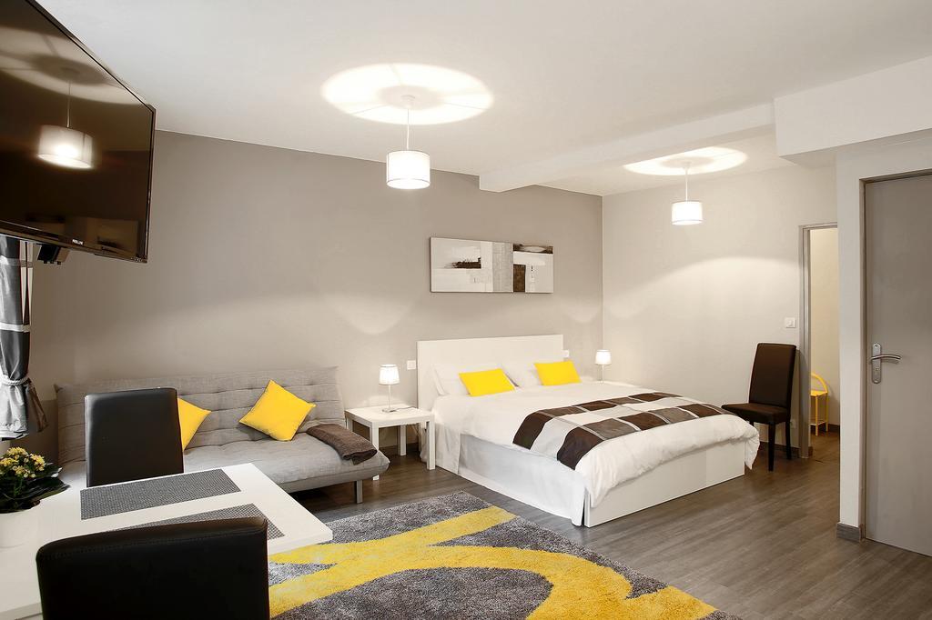 Studios Du Marche Au Bois Периго Номер фото