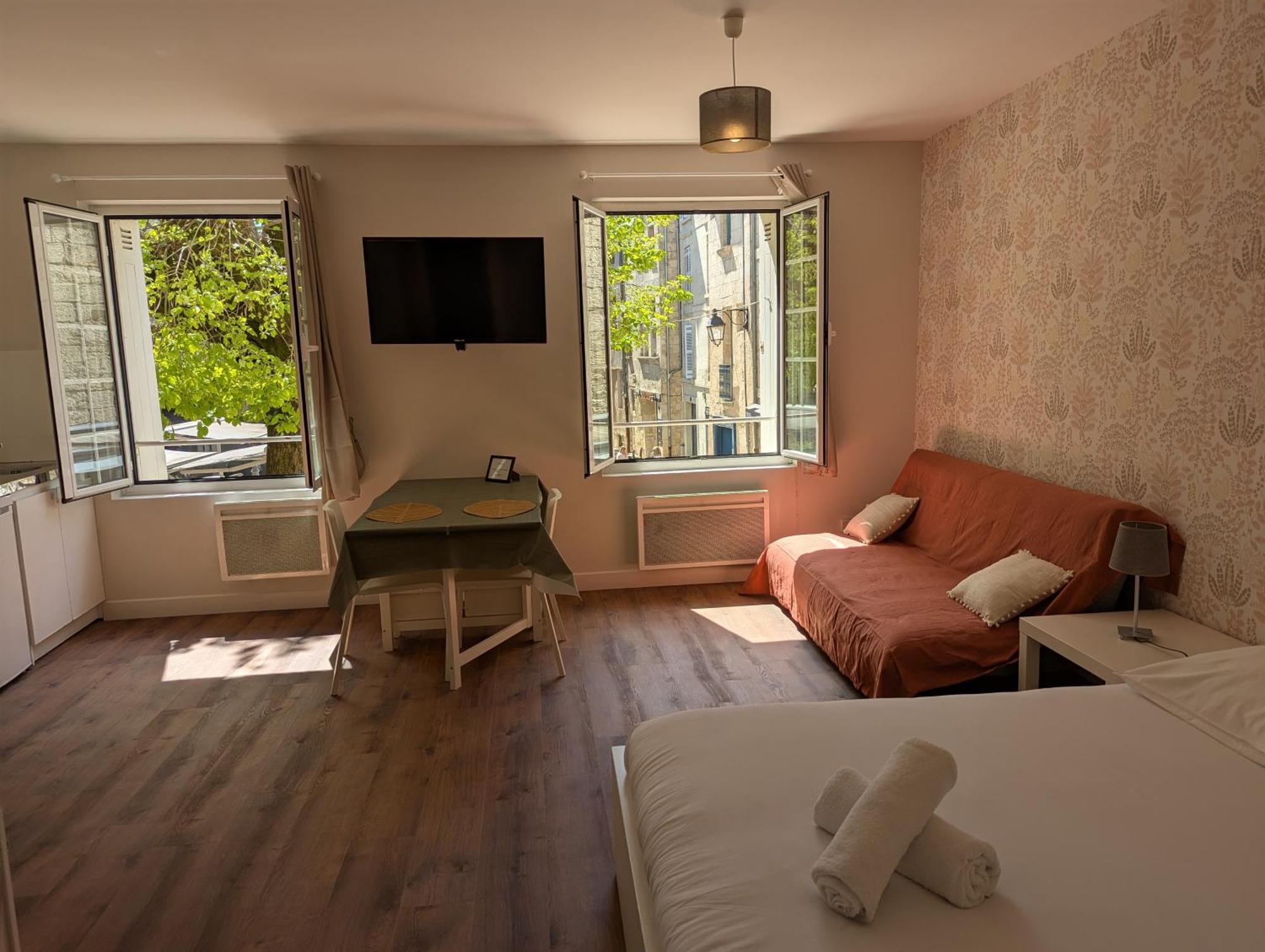 Studios Du Marche Au Bois Периго Экстерьер фото